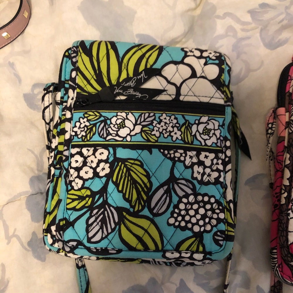 Vera crossbody great condition